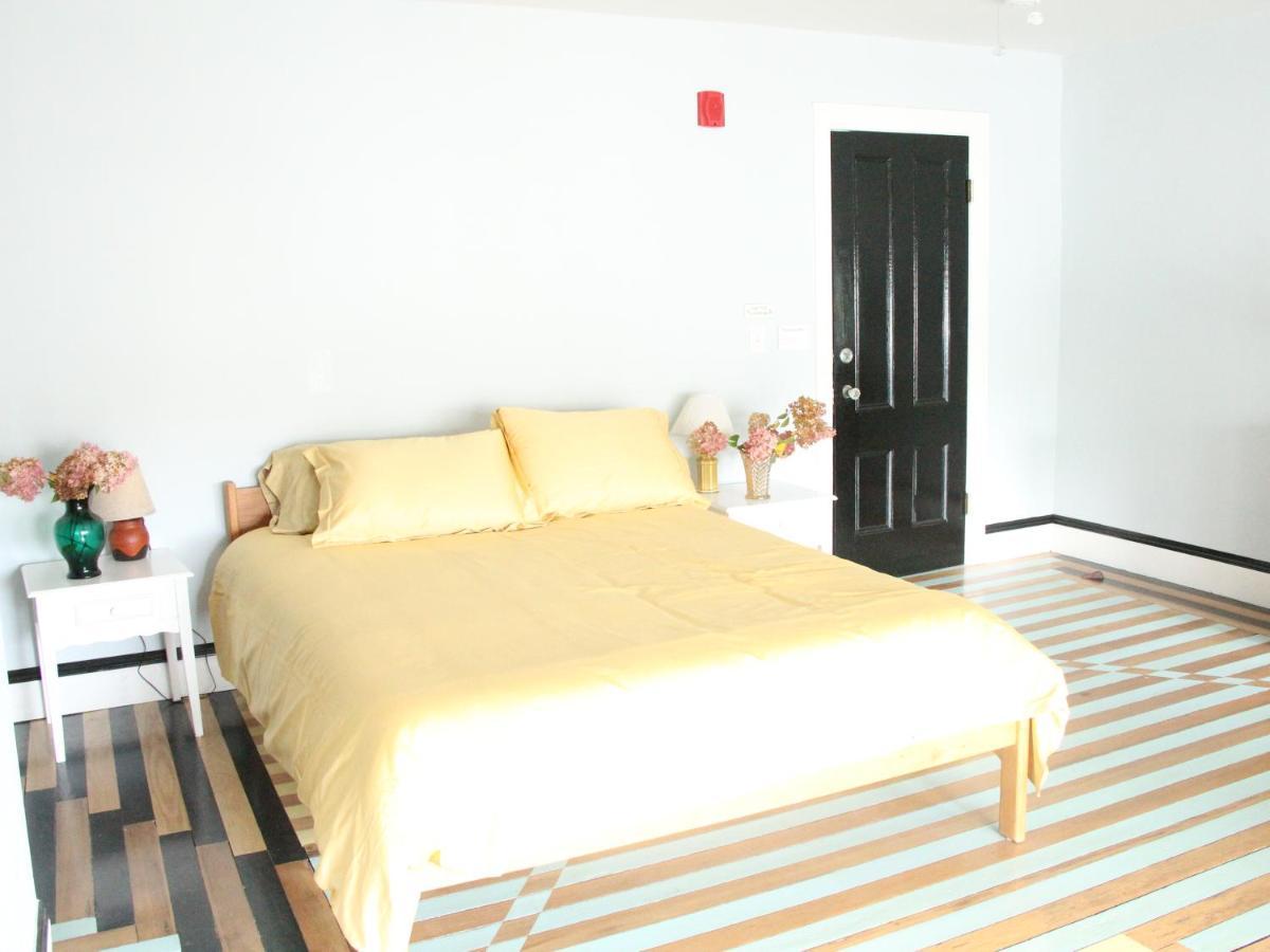 Triple Room Private External Bathroom