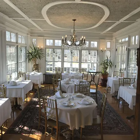 Edgewood Manor Inn Bed And Breakfast-3